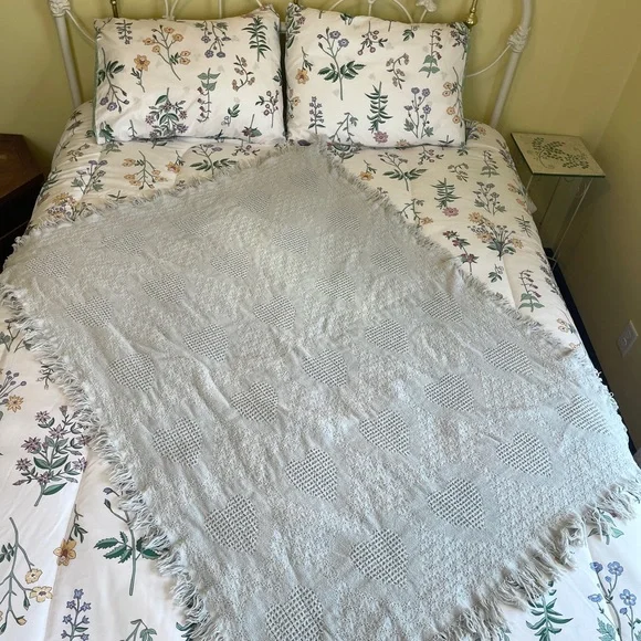 Shawl Throw Blanket vintage light sage green heart pattern - Picture 4 of 5